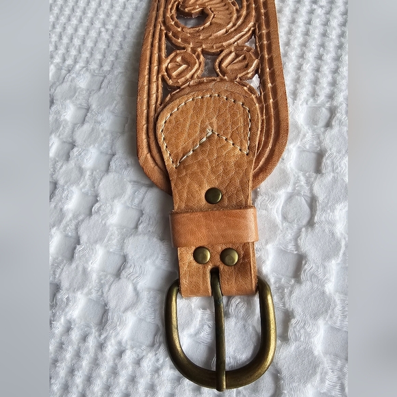 NWOT Motif-56 Handmade Artisanal Leather Belt-size Small - Picture 3 of 5